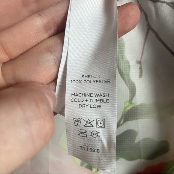 Oiselle Lightweight Floral Vest size M - Picture 7 of 7